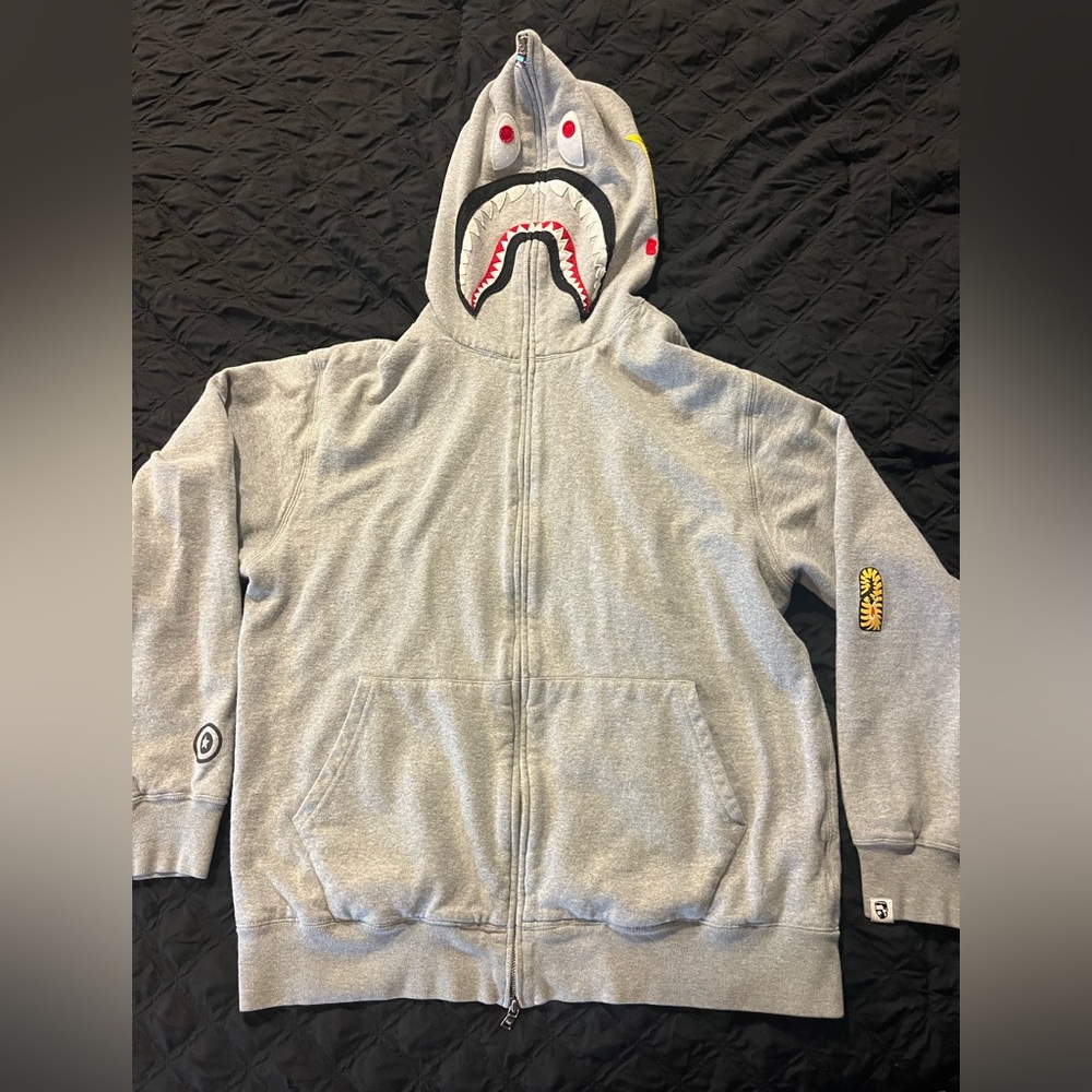 A Bathing Ape mens Gray graphic zip up hoodie